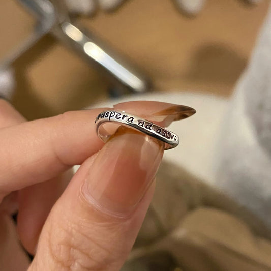 Carpe Diem Starry Möbius Tail Ring – Minimalist Luxury Design
